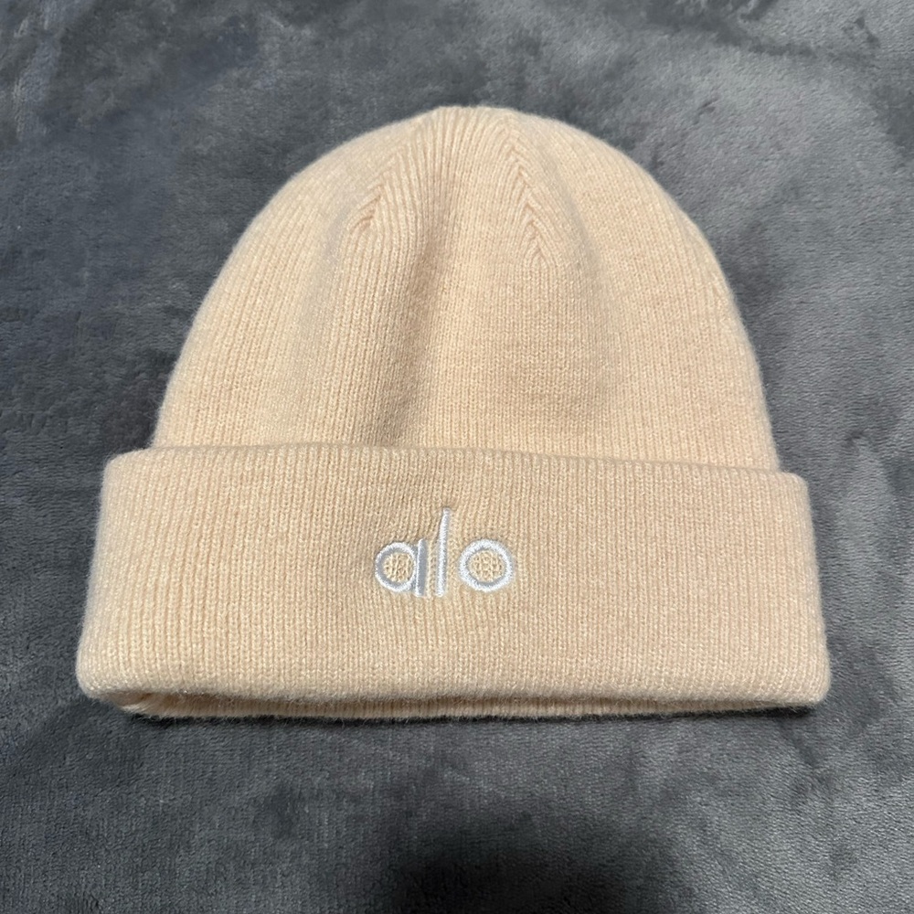 ALO Neutral Beige Knit Cuffed Beanie